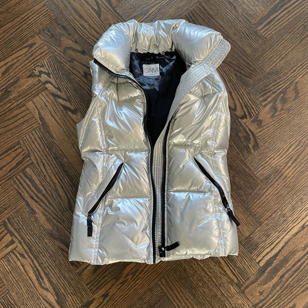 SAM. puffer vest in silver.  Girls size 14. Perfect condition!